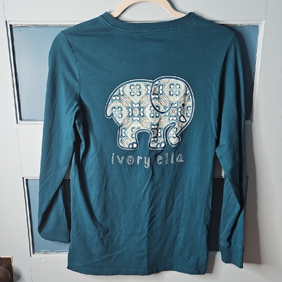 ivory ella Tops - 💕Ivory Ella Longsleeve Graphic Tee Women’s XS